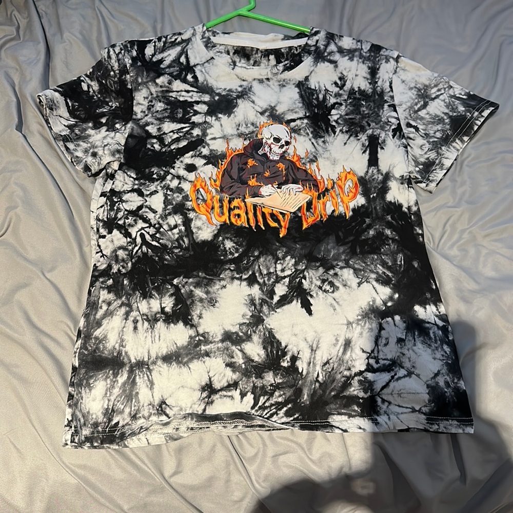 Mens Small Graphic tee- Quality Drip “Flaming Skeleton”